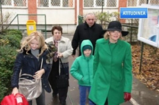 Atitudinea: Nicuşor Constantinescu petrece cu familia la munte